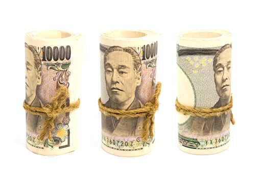 Yen Retreats as FM Tempers Inflation Optimism; Market Awaits US CPI and UK Wage Insights