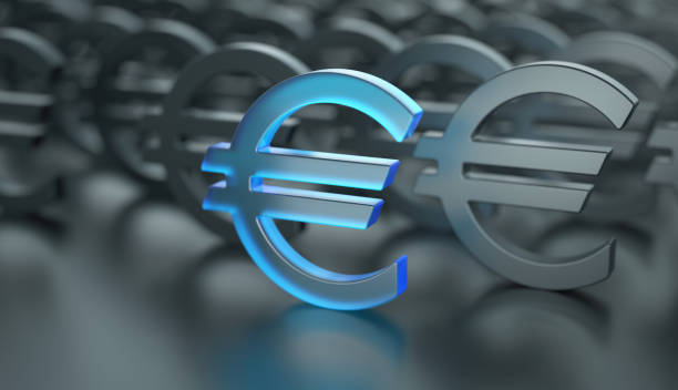 Euro Gains as Inflation Data Strengthens Hawkish Case for ECB