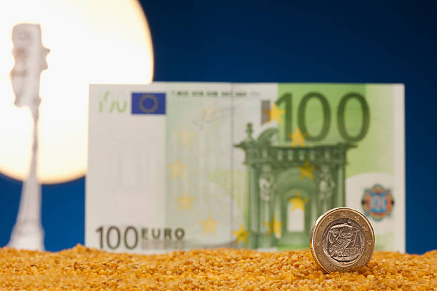 Euro Finds Mild Strength Amid German Bond Selloff, Aussie Dips on China Trade Concerns